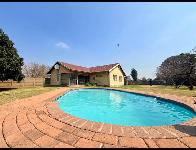 3 BEDROOM HOUSE FOR SALE IN VANDERBIJLPARK SE 1